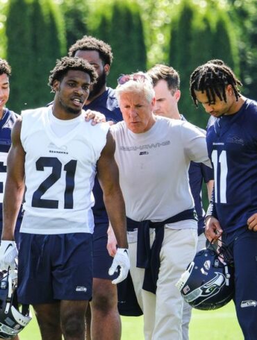 Let's Talk About Pete Carroll – Hawk Blogger